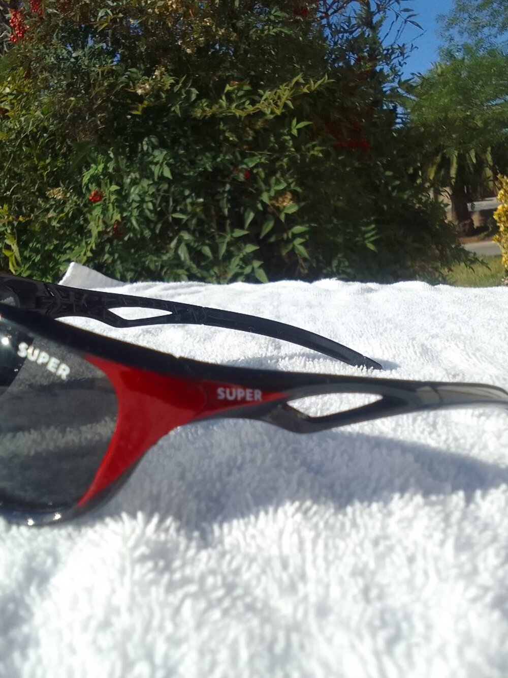 Bundle contemporary super wrap sunglasses&fashion sunglasses brand new